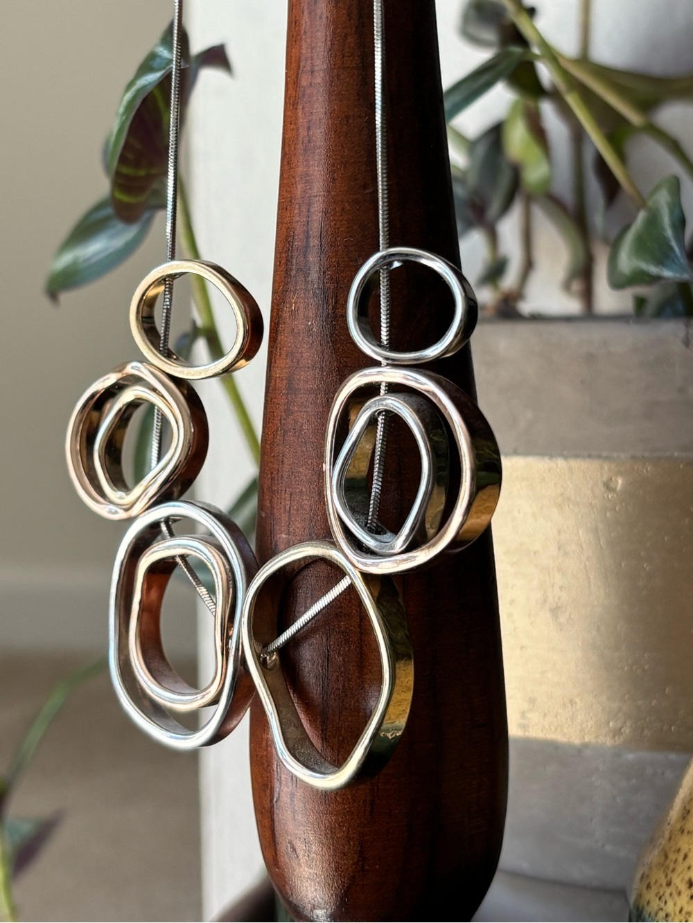 Tri-Color Interlocking Geometric Necklace - Silver, Gold & Rose Gold - Picture 4 of 6